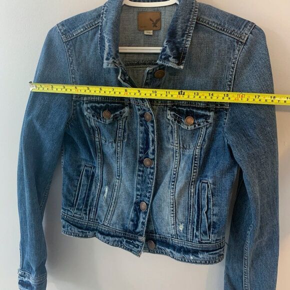 American Eagle Cropped Denim Jacket - Picture 8 of 9